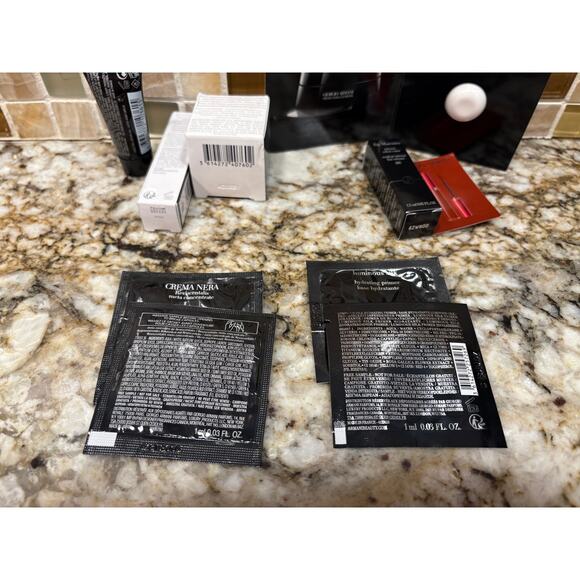 Armani Beauty 9 Pc Sample Lot w/ Crema Nera & Fluid Sheer - Picture 5 of 7